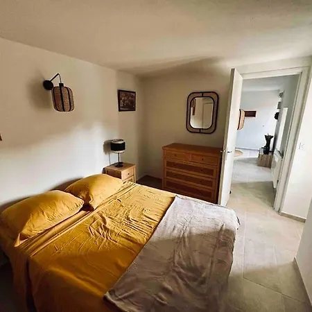 Petit Place De L Eglise Apartment