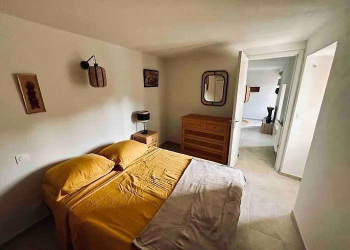 Petit Place De L Eglise Apartment
